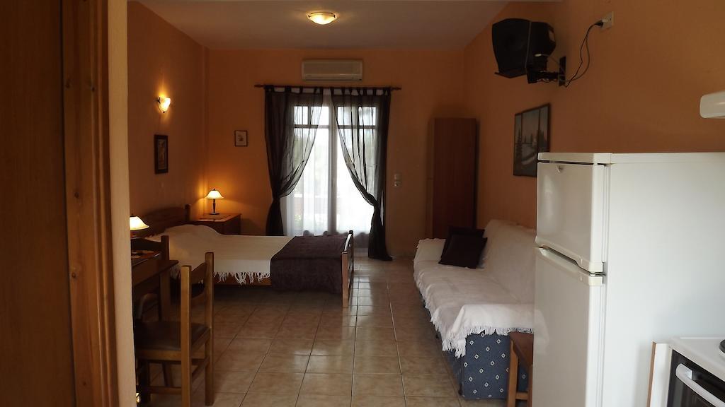 Pefka Studios & Apartments Vourvourou Room photo